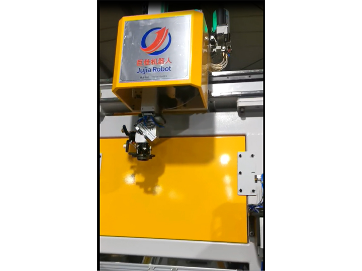 桁（héng）架機器人工作原理